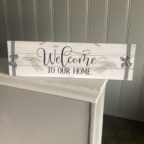 NWT Slatted Wood Horizontal Welcome To Our Home Decor Sign w/ Bows - Picture 10 of 14